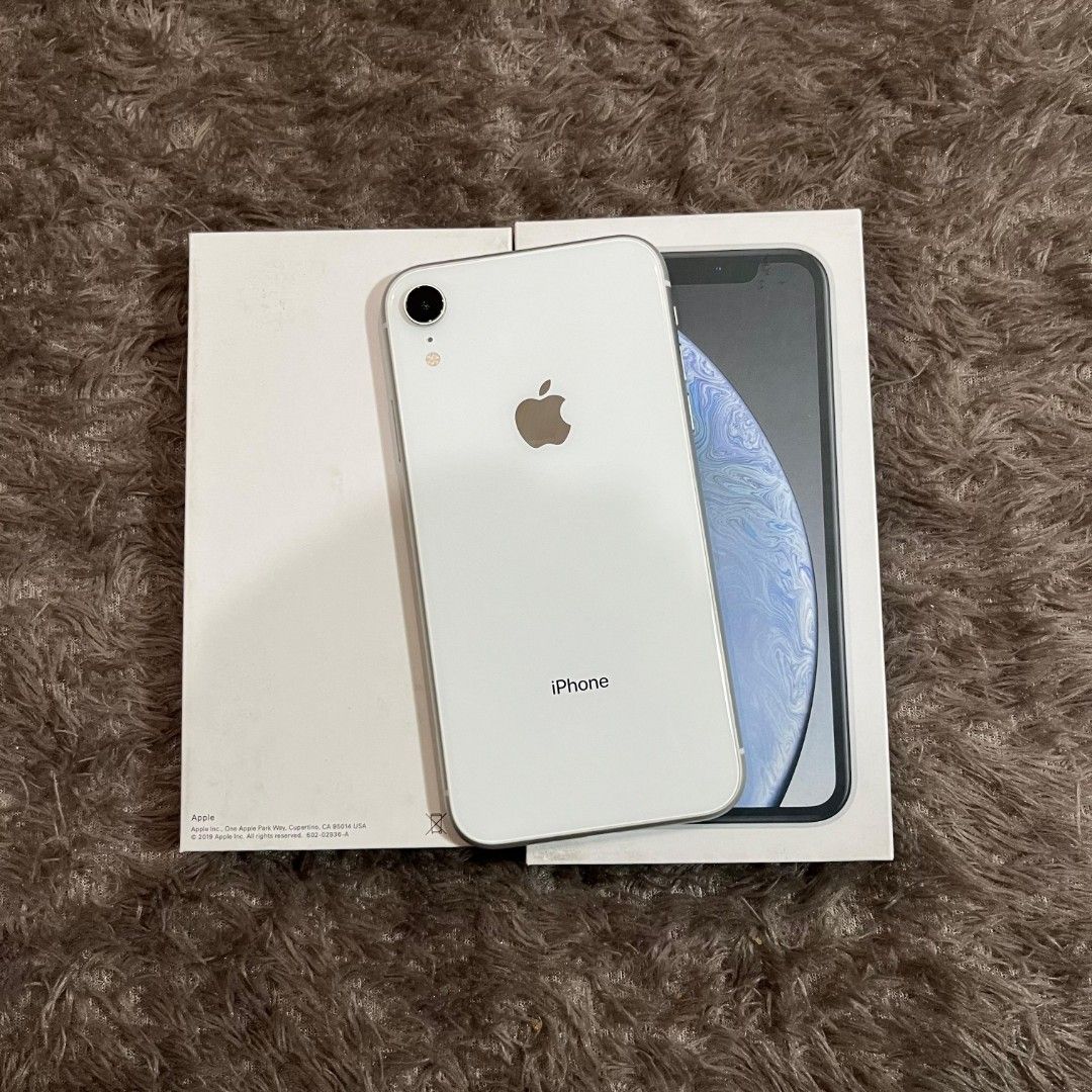 iPhone XR White 128 GB au Apple iPhone XR 128GB White, Unlocked B