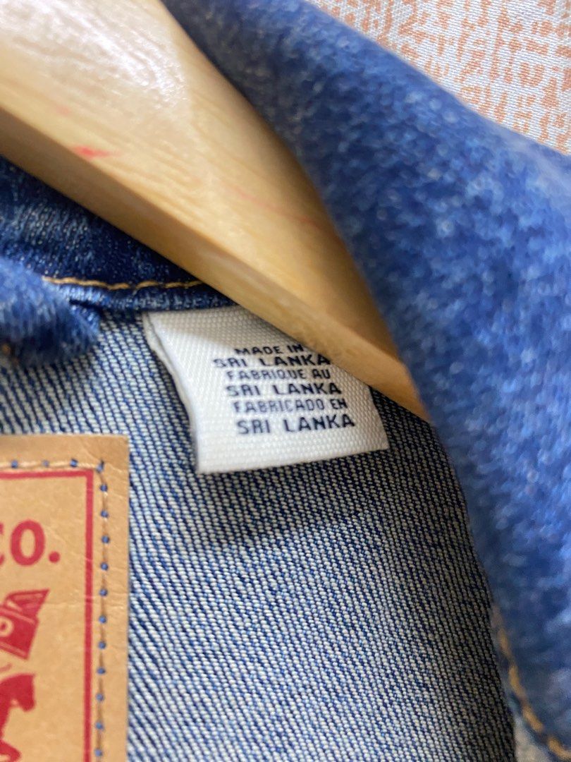 Levis jacket (Category: Coats, Jackets and Outerwear) located in Kuala Lumpur. Submitted by hellodaisy_72 (Listing ID 1367867423, Image 2). Description: .