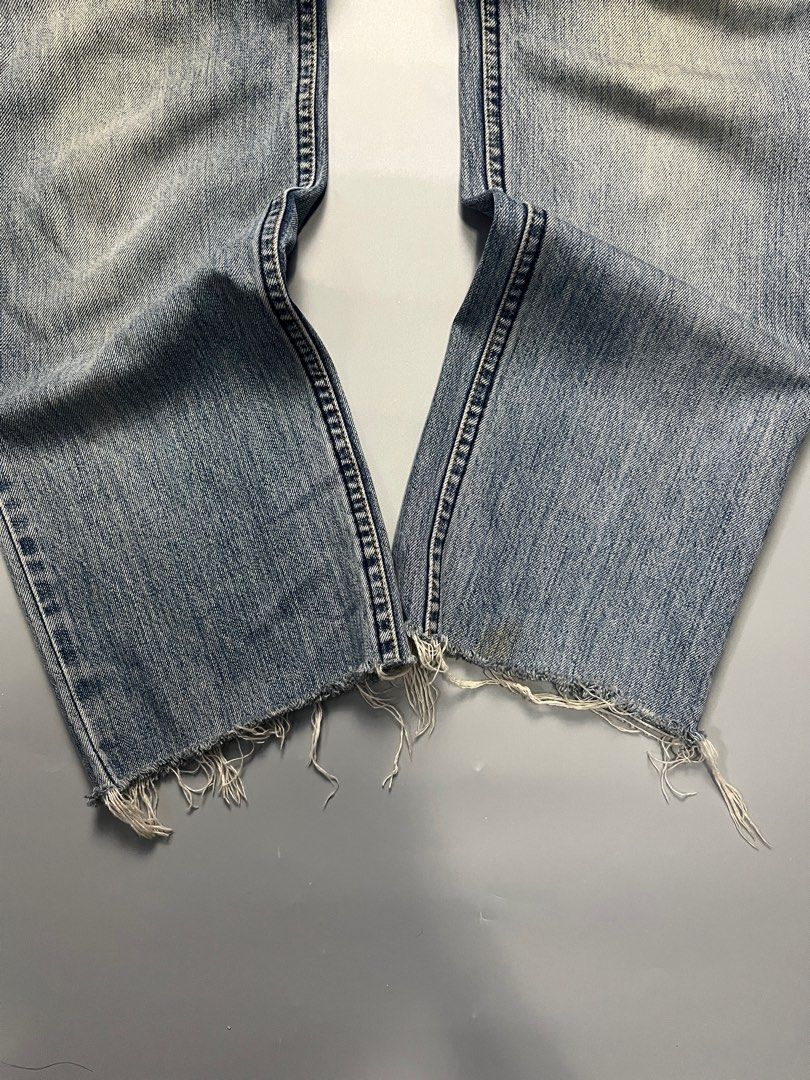 Levis Jeans (Category: Jeans) located in Cebu City. Submitted by myspacebarisbroken (Listing ID 1367938067, Image 2). Description: Unisex Very good condition Width: 30 Length: 37 Issue: altered hem.