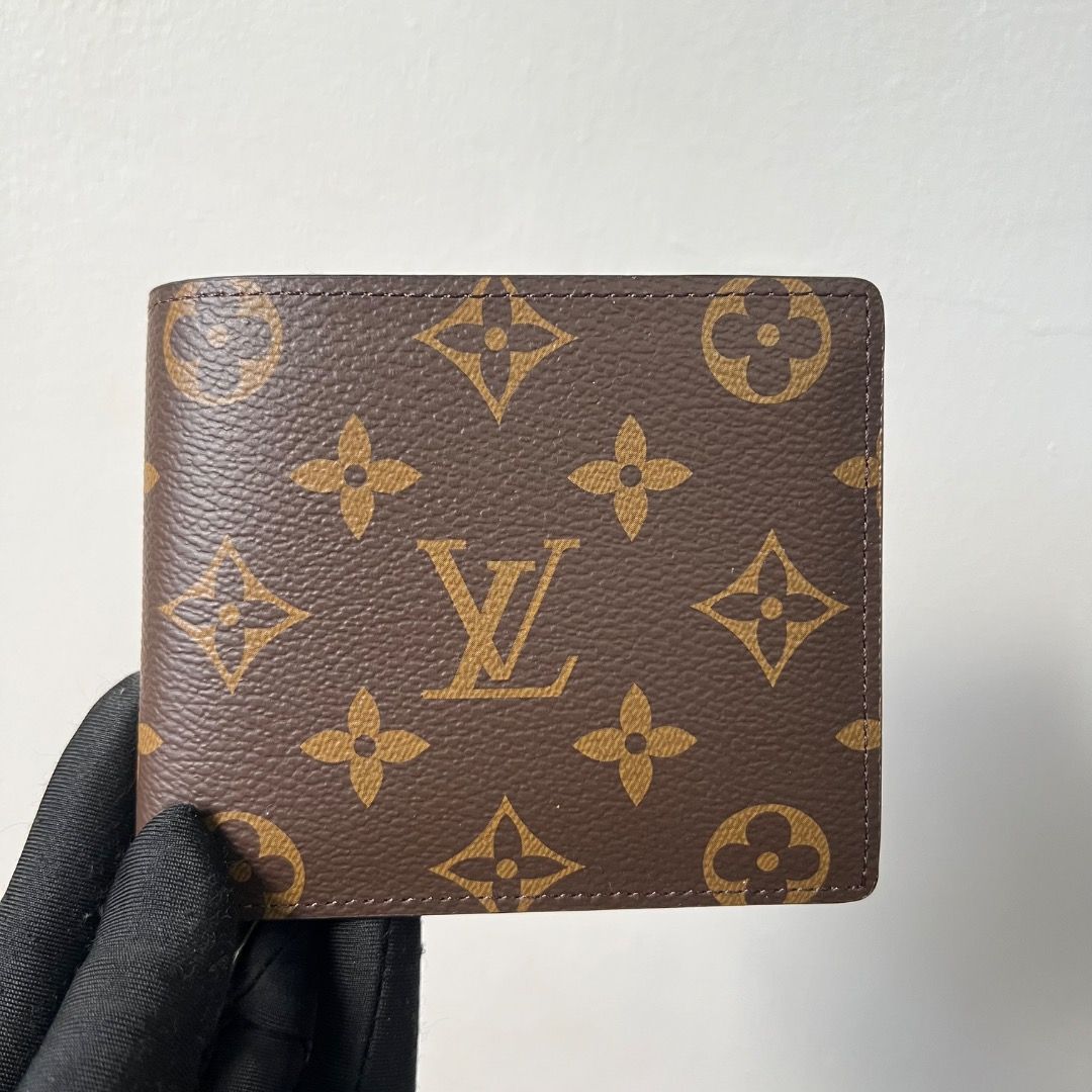 LV Monogram Bifold Wallet (Category: Luxury Bags & Wallets) located in Antipolo. Submitted by mjlenihcpreloved (Listing ID 1368010953, Image 1). Description: .