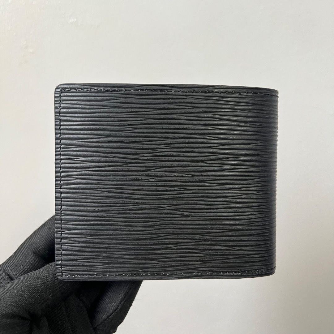 LV Epi Leather Bifold Wallet (Category: Luxury Bags & Wallets) located in Antipolo. Submitted by mjlenihcpreloved (Listing ID 1368011464, Image 2). Description: .