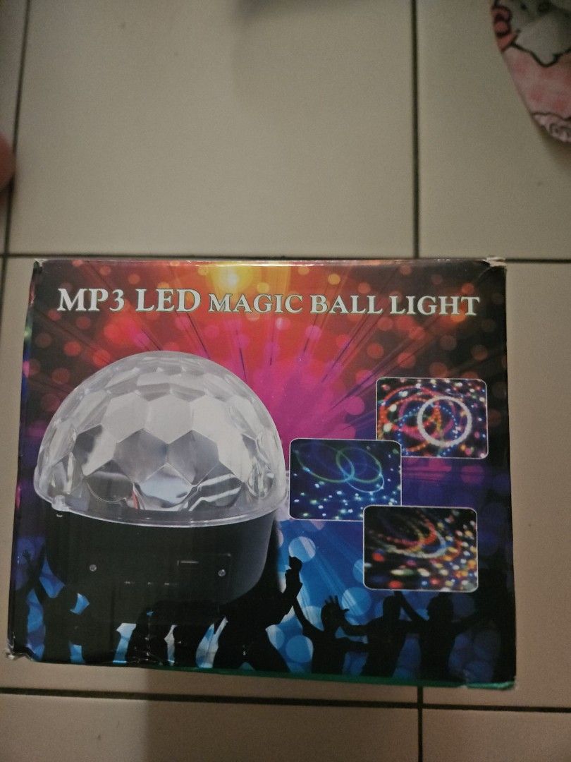由 yushanai914 (刊登 ID 1367870527，圖片 3) 提交，位於 台北市 (Taipei) 的 mp3魔術球燈 (類別：Soundbar、揚聲器、藍牙喇叭、耳擴)，說明：喜歡出價唷 面交。