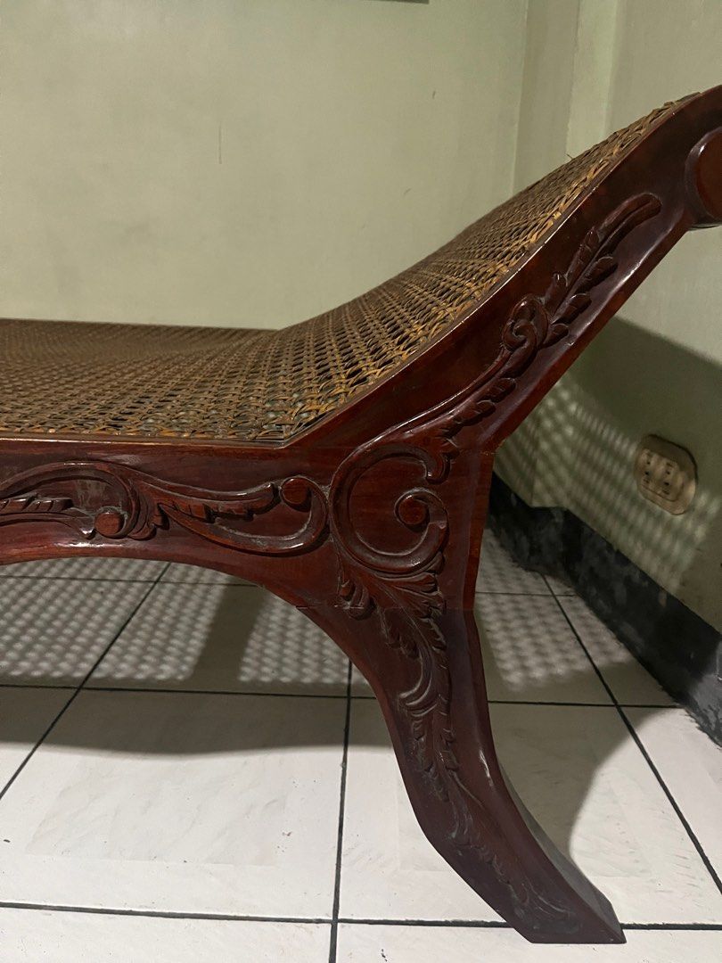Narra Divan (Category: Sofas) located in Quezon City. Submitted by paulsfinds (Listing ID 1367914912, Image 2). Description: RFS: Decluttering of furniture Loc: QC.