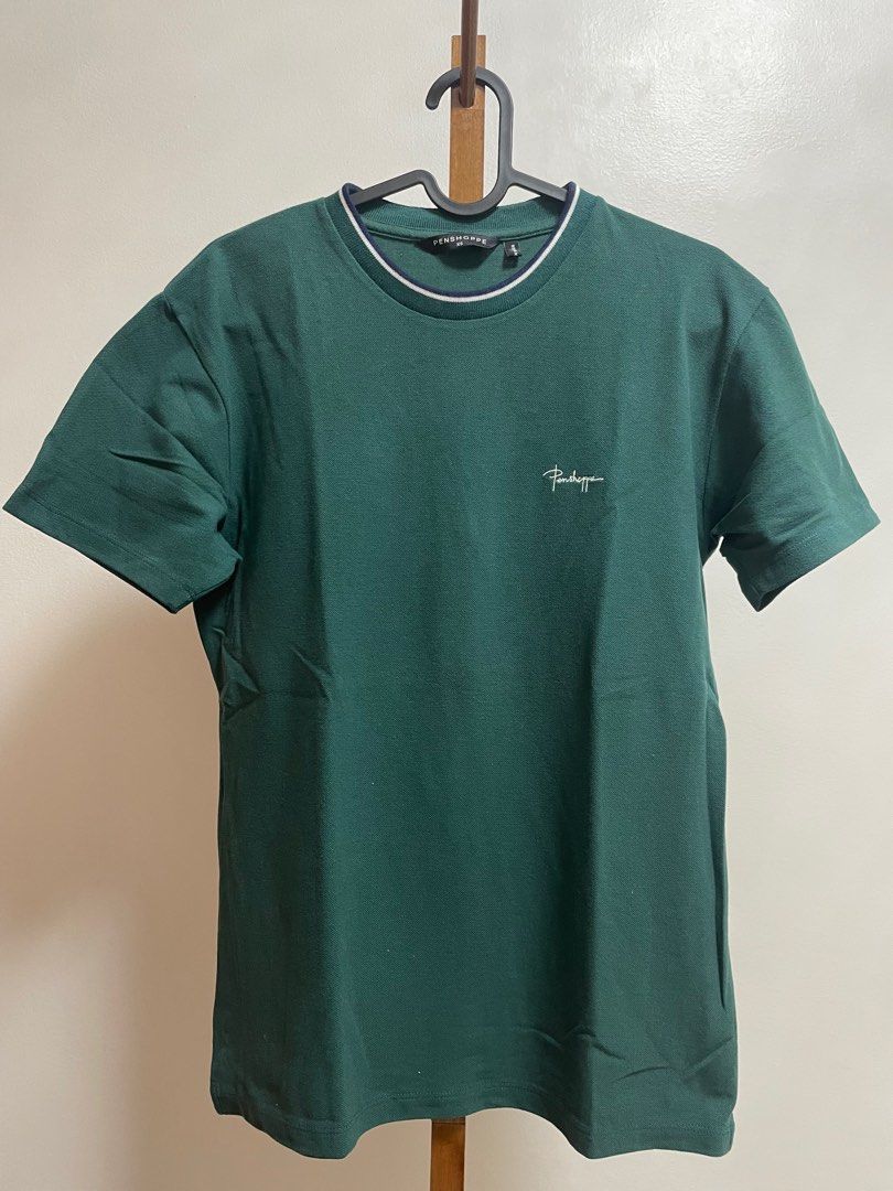Penshoppe Shirt XS (Category: Tshirts & Polo Shirts ) located in Balanga. Submitted by wafflehouse (Listing ID 1367881060, Image 1). Description: No issue Gift that has never been used Fits small.