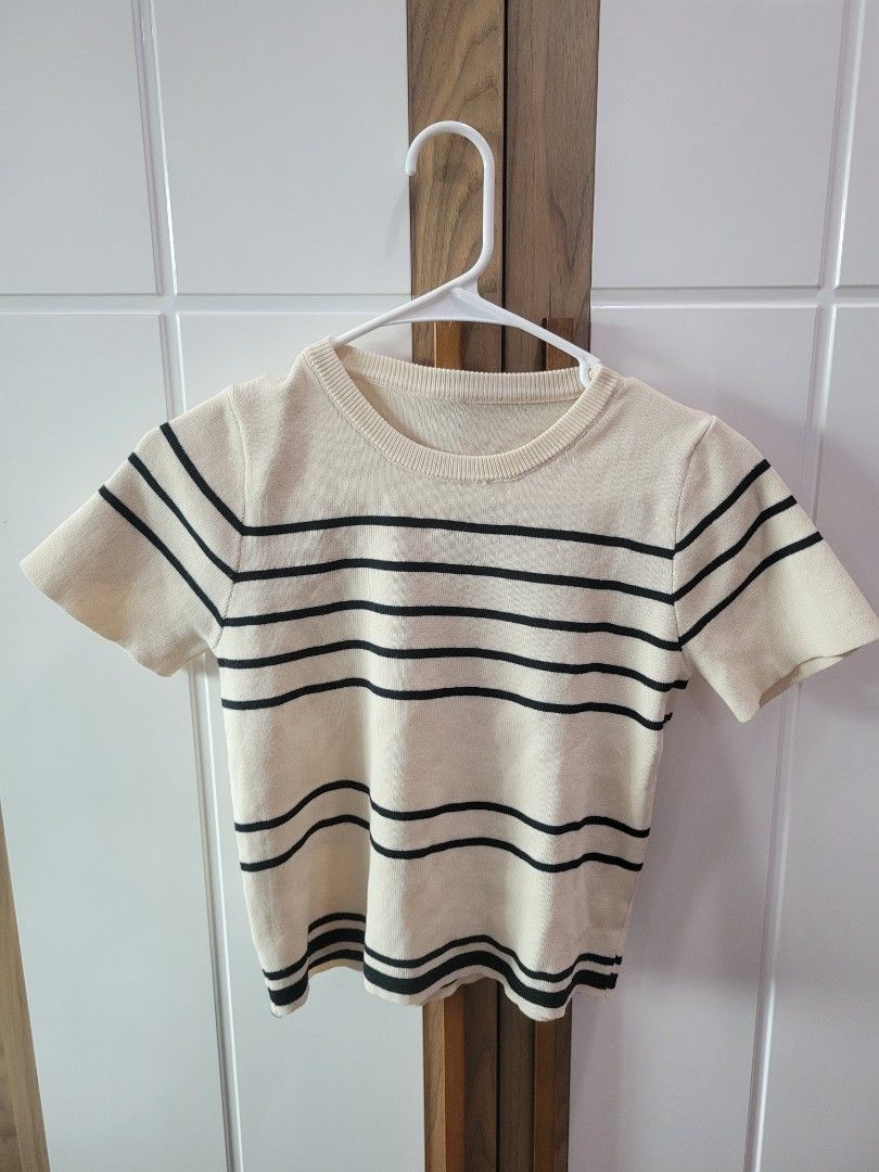 Strip short sleeve round neck knit top (Category: Blouses) located in Caloocan City. Submitted by declutterjamiescloset (Listing ID 1367936117, Image 2). Description: free size unbranded used 1-2x bought in thailand.