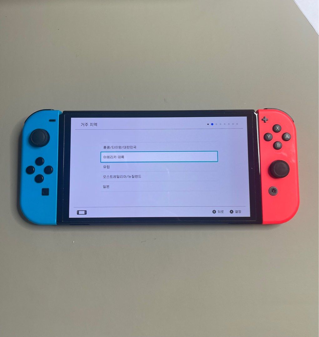 Switch oled （分類：其他）位於 Hong Kong。 由 dk852 提交（商品編號 1340733376，圖片 1）。簡介： 新净 功能一切正常 . 全套配件齐 无保养.不谈价 。