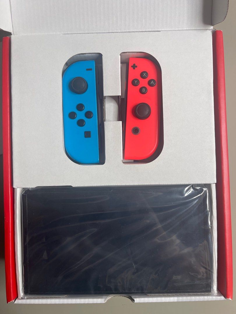 Switch oled （分類：其他）位於 Hong Kong。 由 dk852 提交（商品編號 1340733376，圖片 2）。簡介： 新净 功能一切正常 . 全套配件齐 无保养.不谈价 。