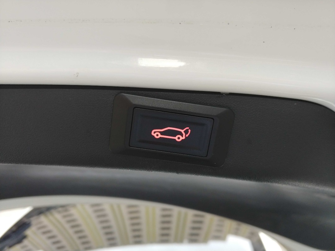 Tesla MODEL 3 PERFORMANCE Auto498325935861934089