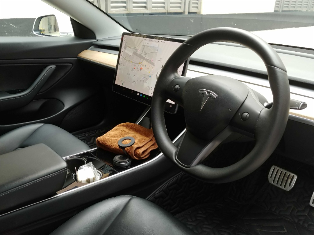 Tesla MODEL 3 PERFORMANCE Auto498325935861934085