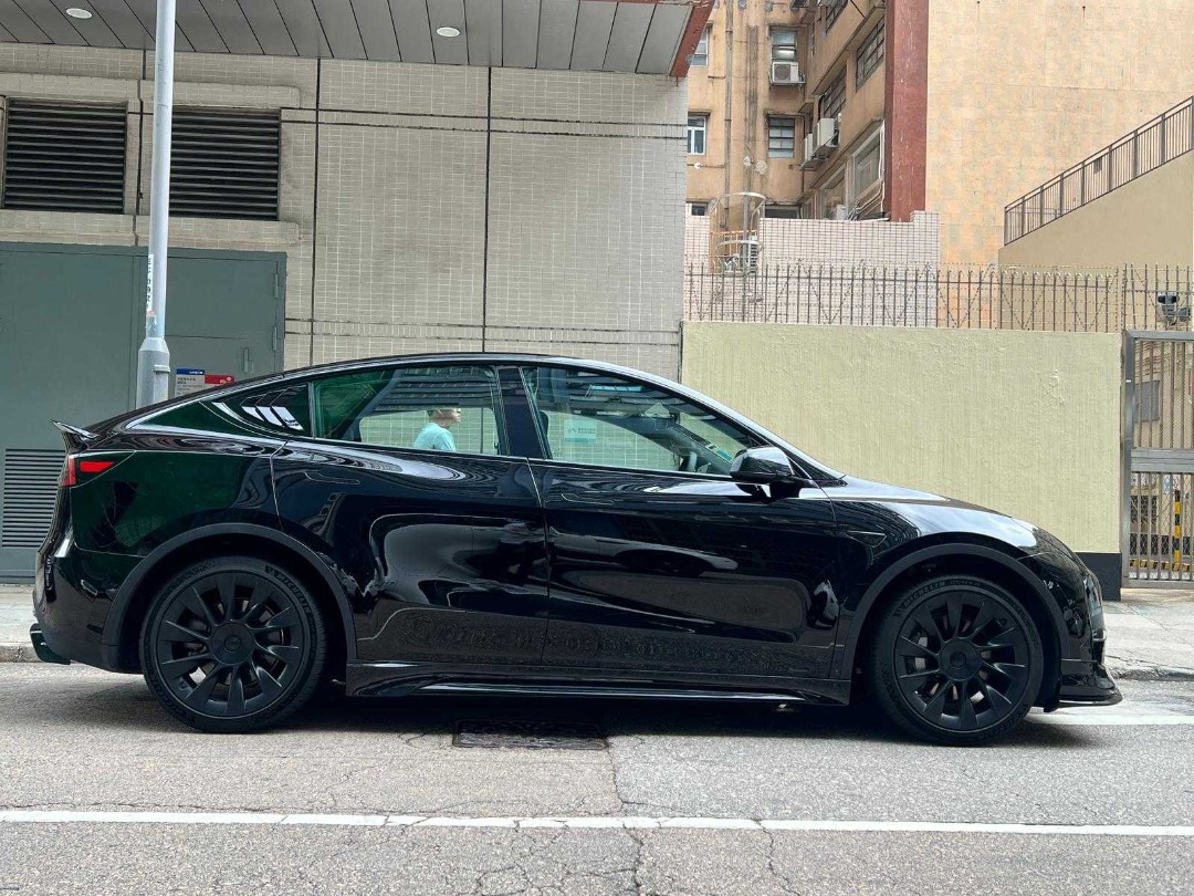 Tesla Model Y LR Auto62864837635457114