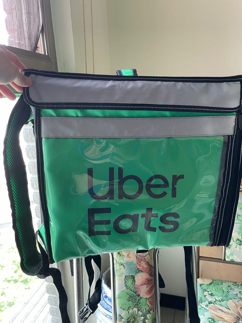 由 xk2020031605485 (刊登 ID 1367926682，圖片 1) 提交，位於 新北市 (New Taipei) 的 UberEats 外送箱 (類別：外送)，說明：（近全新） 商品如圖 ，只接受面交，現金💰 地區：新北市林口區 。
