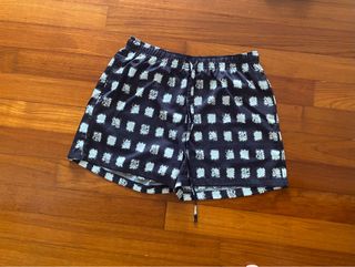 (Category: ) located in . Submitted by shopadeedoo (Listing ID 1367873079, Image 1). Description: .