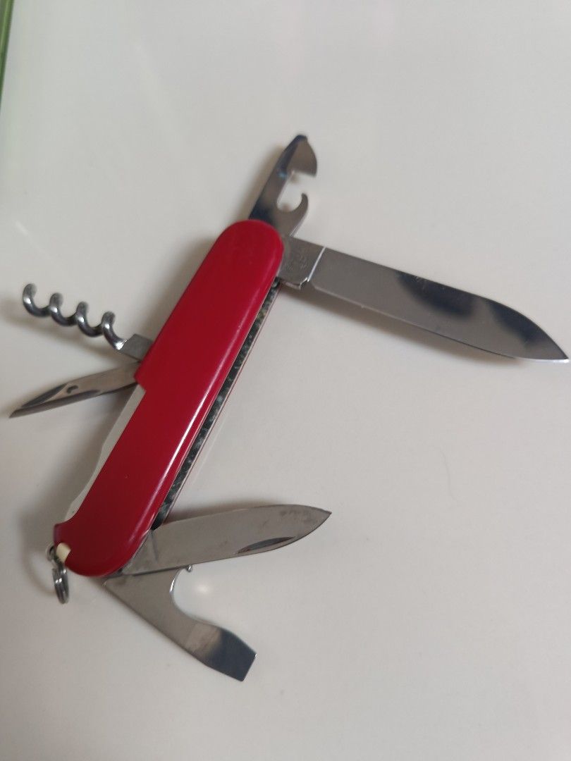victorinox swiss knife 4 (Category: Knives & Chopping Boards) located in Manila. Submitted by goldenking0 (Listing ID 1367945159, Image 3). Description: .