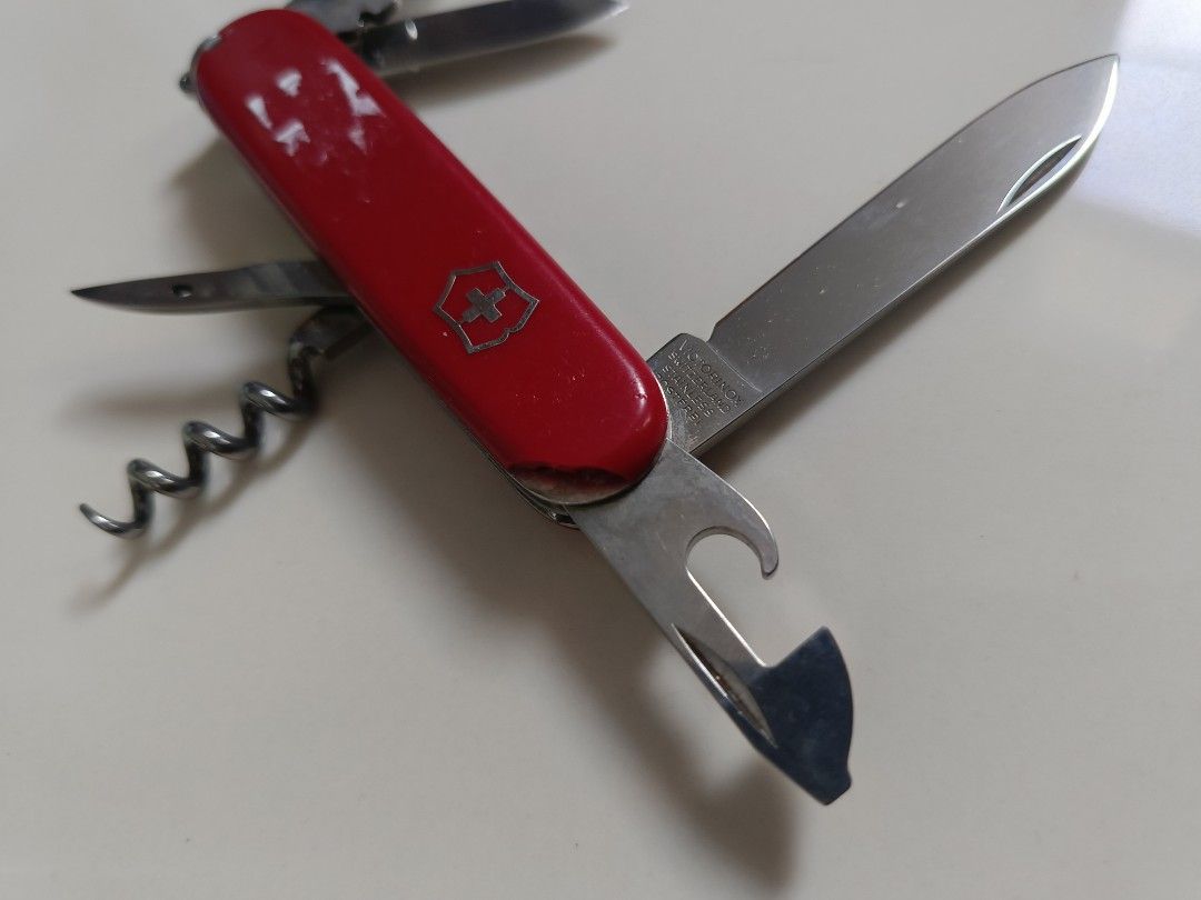 victorinox swiss knife 4 (Category: Knives & Chopping Boards) located in Manila. Submitted by goldenking0 (Listing ID 1367945159, Image 2). Description: .