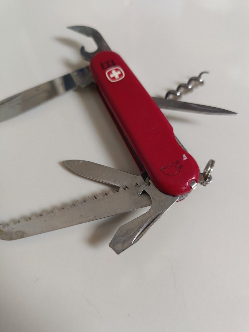 wenger swiss knife 1 (Category: Knives & Chopping Boards) located in Manila. Submitted by goldenking0 (Listing ID 1367948420, Image 2). Description: .
