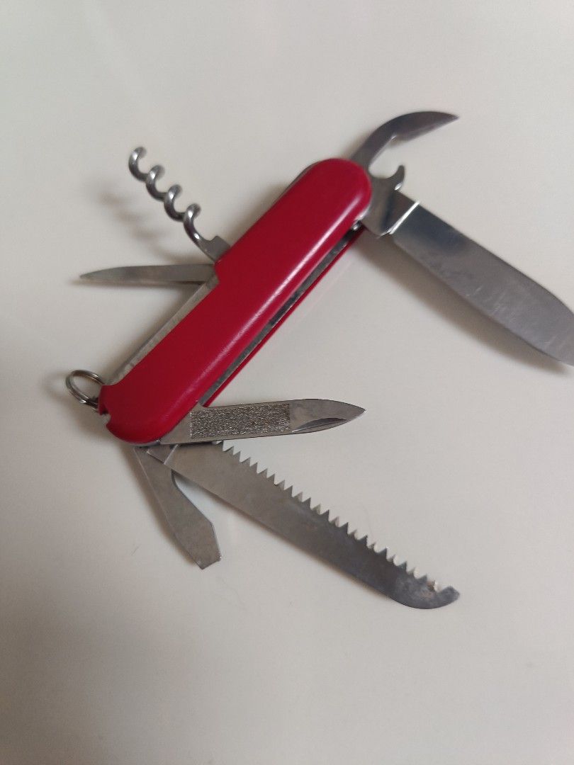 wenger swiss knife 1 (Category: Knives & Chopping Boards) located in Manila. Submitted by goldenking0 (Listing ID 1367948420, Image 3). Description: .