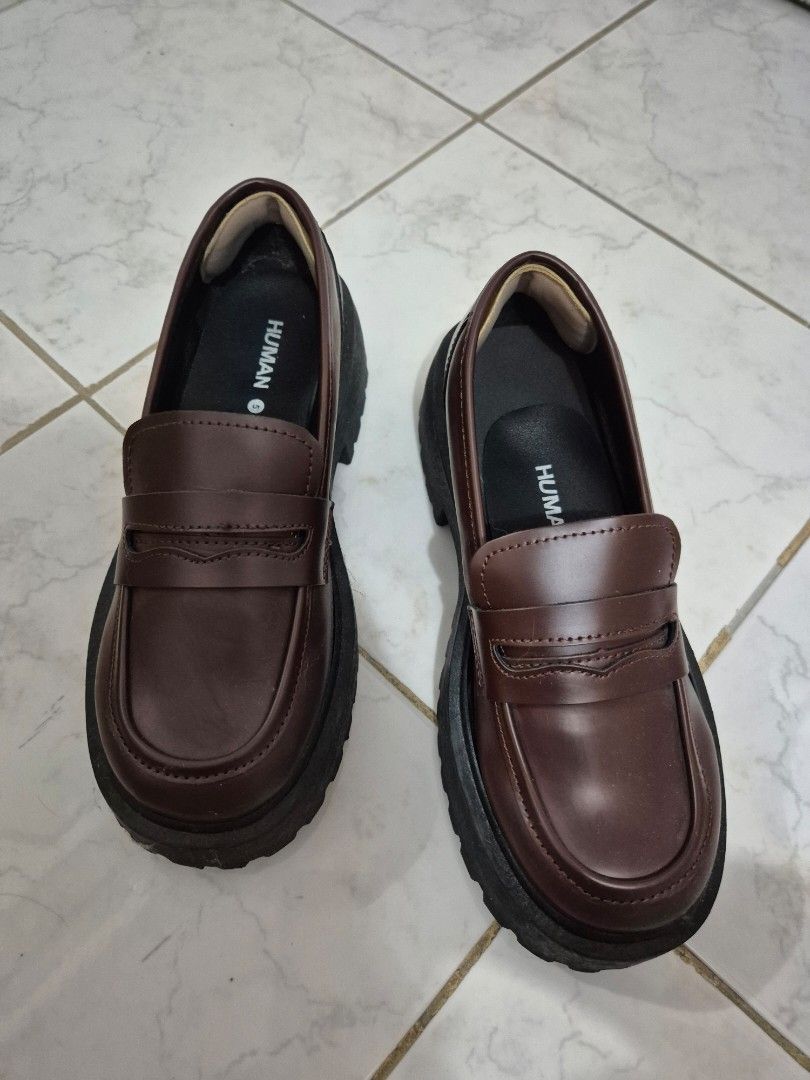 Women Loafers Size 5 Brown Comfortable Platform (Category: Loafers) located in Paranaque City. Submitted by declutter_alex (Listing ID 1367938757, Image 2). Description: Only used twice or thrice. Perfect condition. RFS: Declutter Shipping care of buyer..