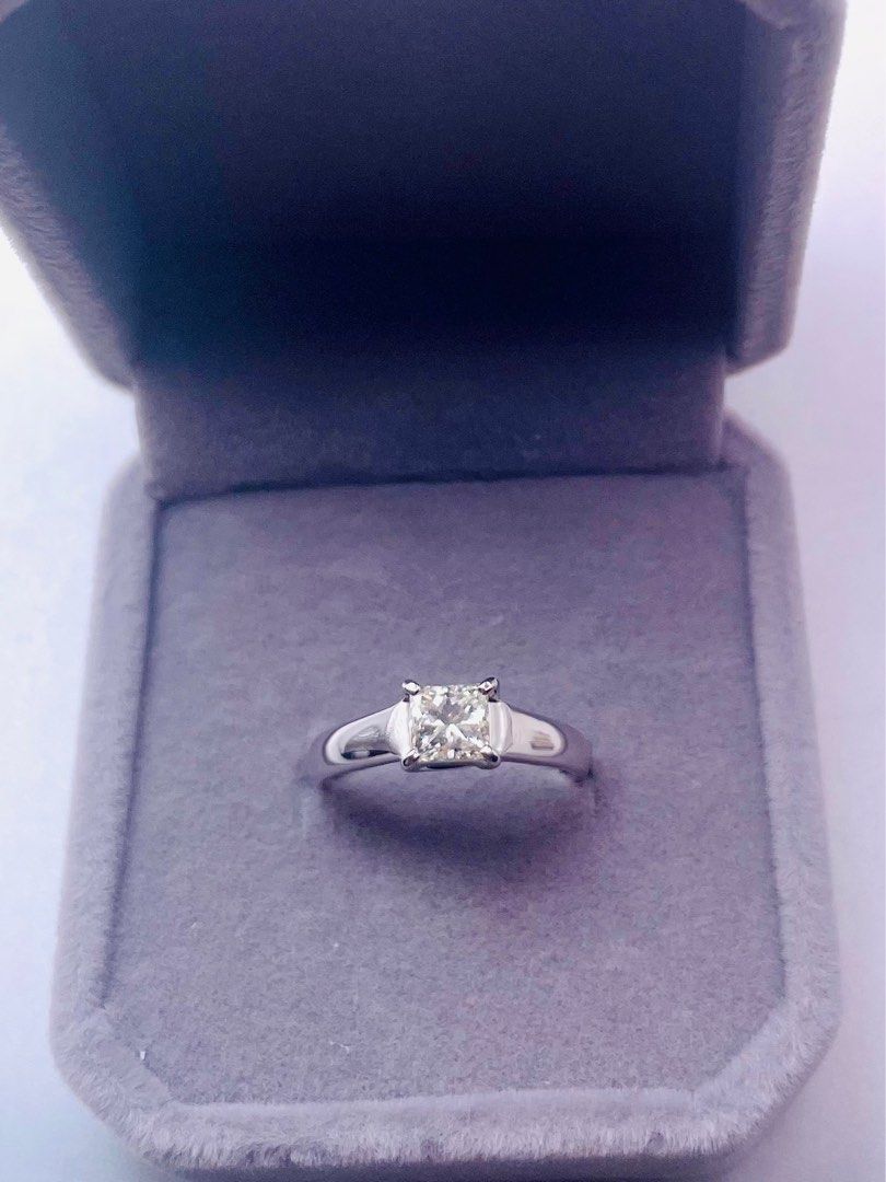 0.71carat Natural Diamond Platinum Men Ring (Category: Jewelry) located in Singapore. Submitted by Tenasious (Listing ID 1368167542, Image 1). Description: This classic Masterpiece piece is a definite stunner, the brilliant radiant cut diamond. It is really elegant and presents well. Solitaire Diamond Band Natural Diamond 0.71carat with Pt900 hallmark Ring Size US 4/HK 9 4.04grams Local certification & Resizing of the ring can be arranged within 