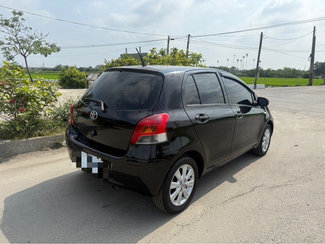 由 jealway (刊登 ID 1368082465，圖片 3) 提交，位於 台中市 (Taichung) 的 2010年 Toyota YARIS 黑色 (類別：汽車出售)，說明：自售 〔車商勿擾〕 2010年 Toyota YARIS 黑色 配備：雙安全氣囊、恆溫空調、、方向盤音響控制鍵、鋁圈、前後車雷達、ABS煞車系統、安桌機 2.隨時可過戶交車。 3.年份：2010年 4.里程：22萬 5.售價：12.8萬 6.聯絡方式：私訊 7.所在地區：雲林西螺自售 〔車商勿擾〕。