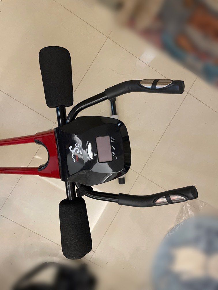 由 wzzzzi (刊登 ID 1368190102，圖片 3) 提交，位於 新北市 (New Taipei) 的 洛克馬 SideShaperPRO 五分鐘健腹器終極款/健腹機/三段阻力/馬甲線/塑腹 (類別：有氧健身器材)，說明：原價：3980，幾乎未使用過 讓您輕鬆告別鮪魚肚！ • 三段高度可調！！ • 可折疊收納超便利 • 手握心跳感測器＋左右旋轉滑動墊 • 終極版強勢登場讓您使用超有感 •前後雙軌平穩安全 •左右強效滑動旋轉腹部塑體大躍進 #洛克馬#健腹器＃螞蟻腰#神器 ＃腹肌 ＃鮪魚肚。