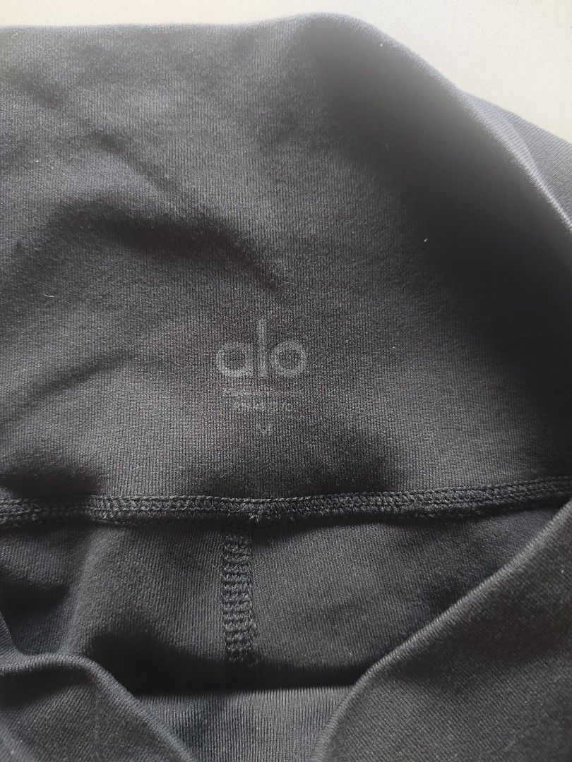 Alo high waist cargo shorts (Category: Activewear) located in Muntinlupa City. Submitted by cezzy82 (Listing ID 1368084758, Image 3). Description: .