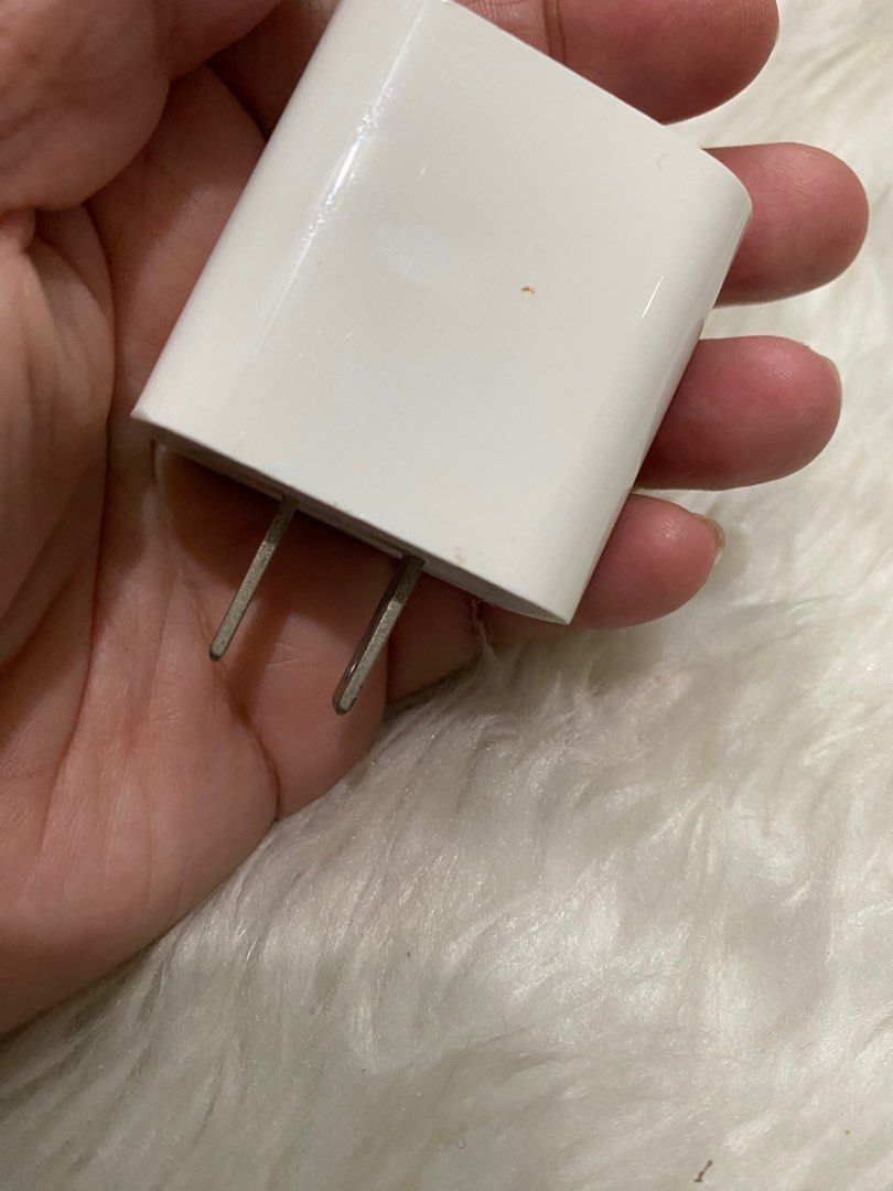 Apple adaptor type c orig (Category: Chargers & Cables) located in Manila. Submitted by eileensshoponlineshop (Listing ID 1368047098, Image 3). Description: .