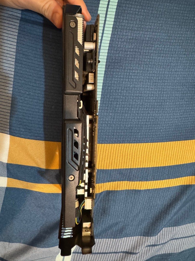 由 gobon1551525168 (刊登 ID 1368173713，圖片 3) 提交，位於 台北市 (Taipei) 的 ASUS GTX560TI 1G 顯示卡 (類別：電腦)，說明：無盒裝 。