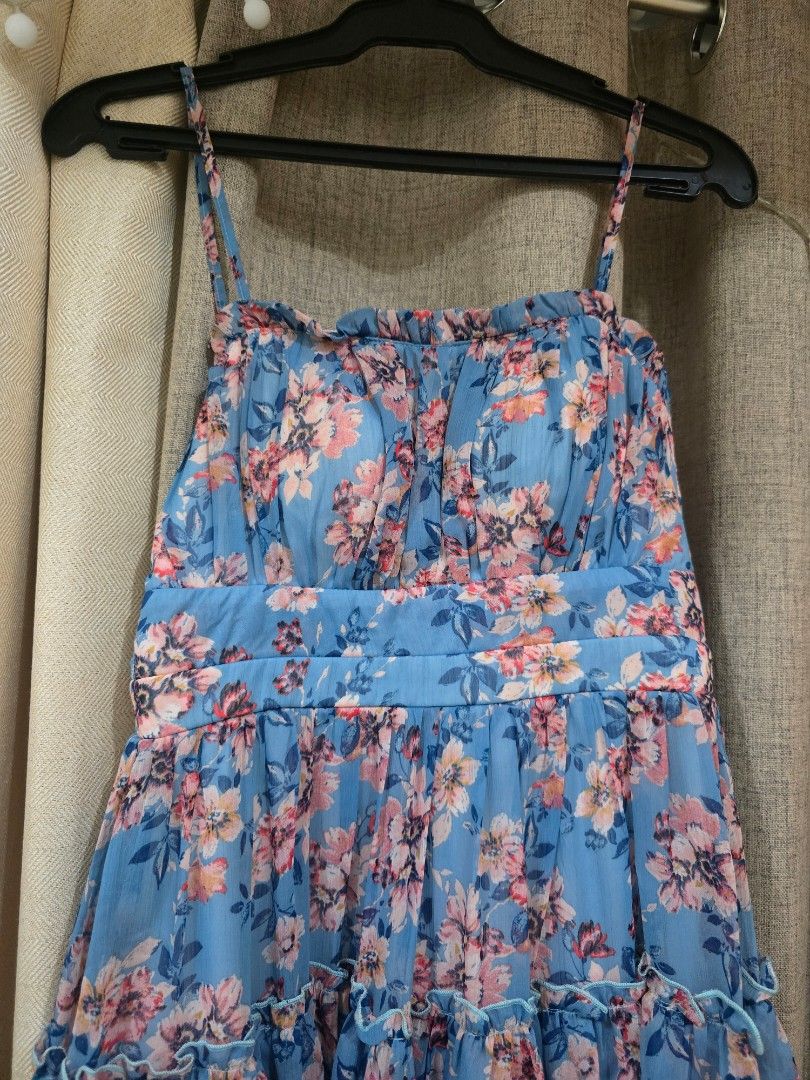 Blue Floral Summer Dress (Category: Dresses) located in Taguig. Submitted by saycabb (Listing ID 1368178948, Image 3). Description: Fits XS-Small My height is 5'1 / 155cm Very pretty sunday dress! 😍.