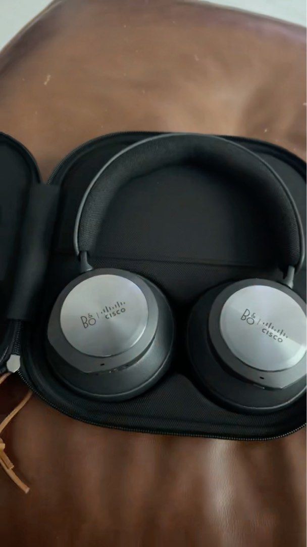 B&O Beoplay 980 Headphones (Category: Headphones & Headsets) located in Singapore. Submitted by spencerbe16680 (Listing ID 1368124757, Image 1). Description: Selling my Cisco B&O Beoplay 980 headphones. They've been used a few times, but are in great condition. https://www.cisco.com/c/en/us/products/collateral/collaboration-endpoints/headsets/bang-olufsen-980-ds.html They come with the original case and cable. The headphones have excellent sound 