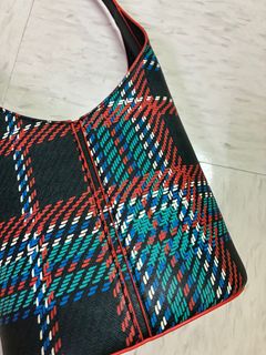 （分類：）位於 。 由 queeniestr96896 提交（商品編號 1368146832，圖片 1）。簡介： 。