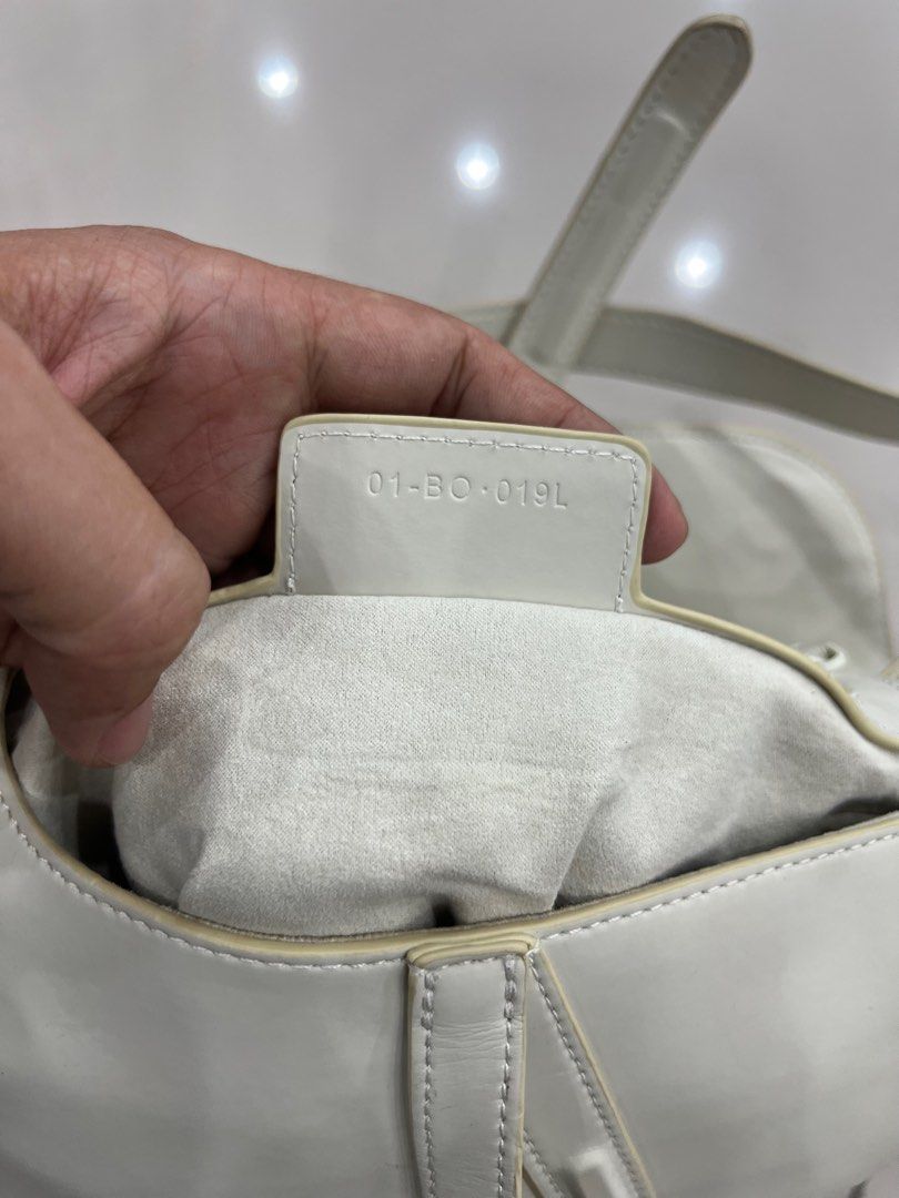 Christian Dior Saddle Bag (Category: Luxury Bags & Wallets) located in Bacolod City. Submitted by novymae23 (Listing ID 1368167204, Image 3). Description: Christian Dior Saddle Bag Size Small Minor Sign Of Usage .