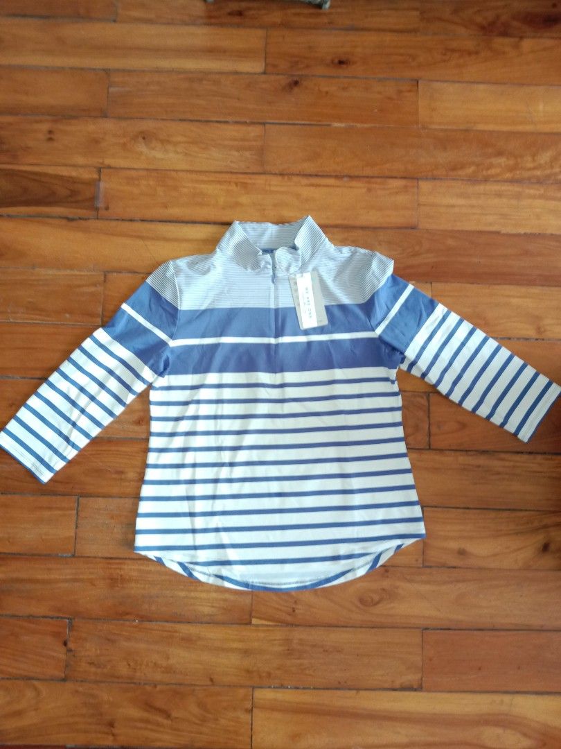 Comfy and stylish top (Category: Shirts) located in Quezon City. Submitted by Isssa (Listing ID 1368117932, Image 1). Description: stylish and comfy top. 20x24.5. these are personal items and bought from the US.