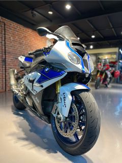 (Category: ) located in . Submitted by Premium.Moto (Listing ID 1368154293, Image 1). Description: .