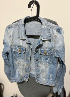 (Category: ) located in . Submitted by downsizingmycloset (Listing ID 1368207569, Image 1). Description: .