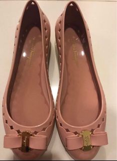 (Category: ) located in . Submitted by iwanttosell2 (Listing ID 1368182636, Image 1). Description: .