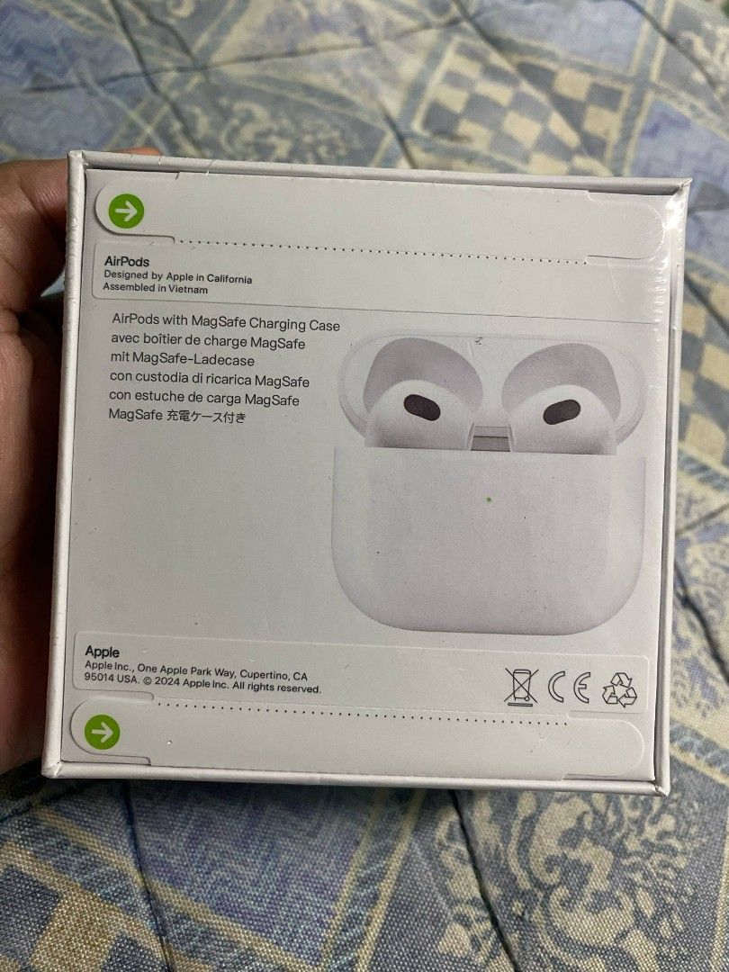 Generation 3 airpods 💯 (Category: Headphones & Headsets) located in Manila. Submitted by pricious (Listing ID 1368212433, Image 2). Description: .