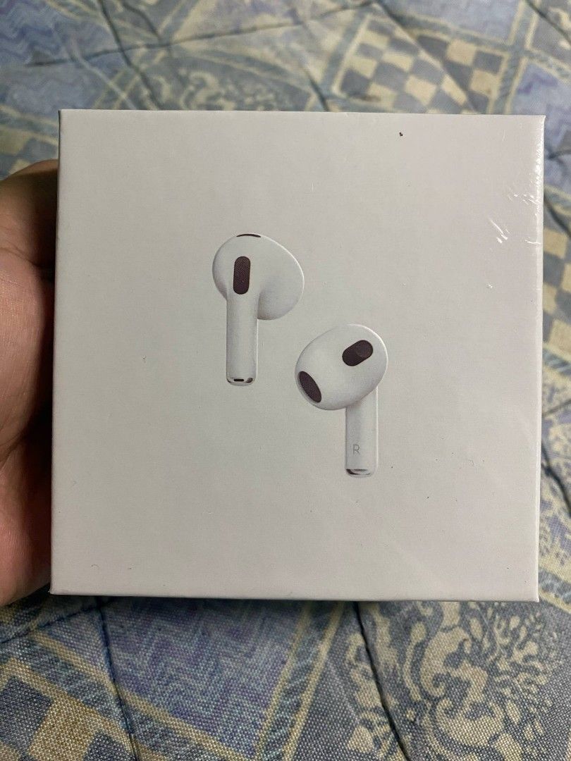 Generation 3 airpods 💯 (Category: Headphones & Headsets) located in Manila. Submitted by pricious (Listing ID 1368212433, Image 1). Description: .