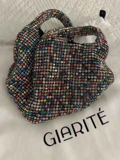 (Category: ) located in . Submitted by msluxbrands (Listing ID 1368153081, Image 1). Description: .