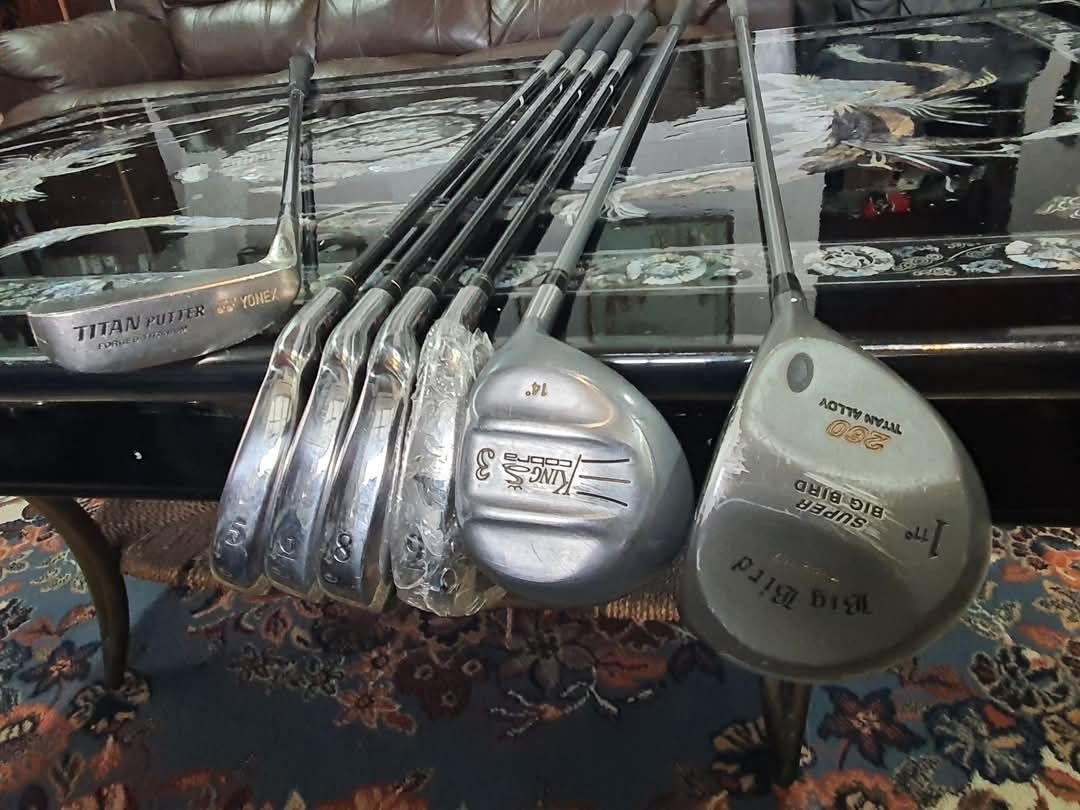 GOLF HALF SET (Category: Golf) located in Paranaque City. Submitted by chips24 (Listing ID 1368076375, Image 1). Description: For Sale half set with range bag for only 2.8k pick up Bf Paranaque free shipping within MM..