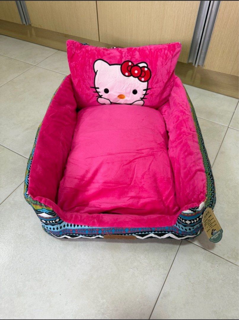 Hello kitty washable dog bed (Category: Homes & Other Pet Accessories) located in Singapore. Submitted by jackyyy01 (Listing ID 1368063506, Image 1). Description: Self collect at Yishun Blk 756 or Yishun mrt. 50cm x 45 cm . Last pcs .