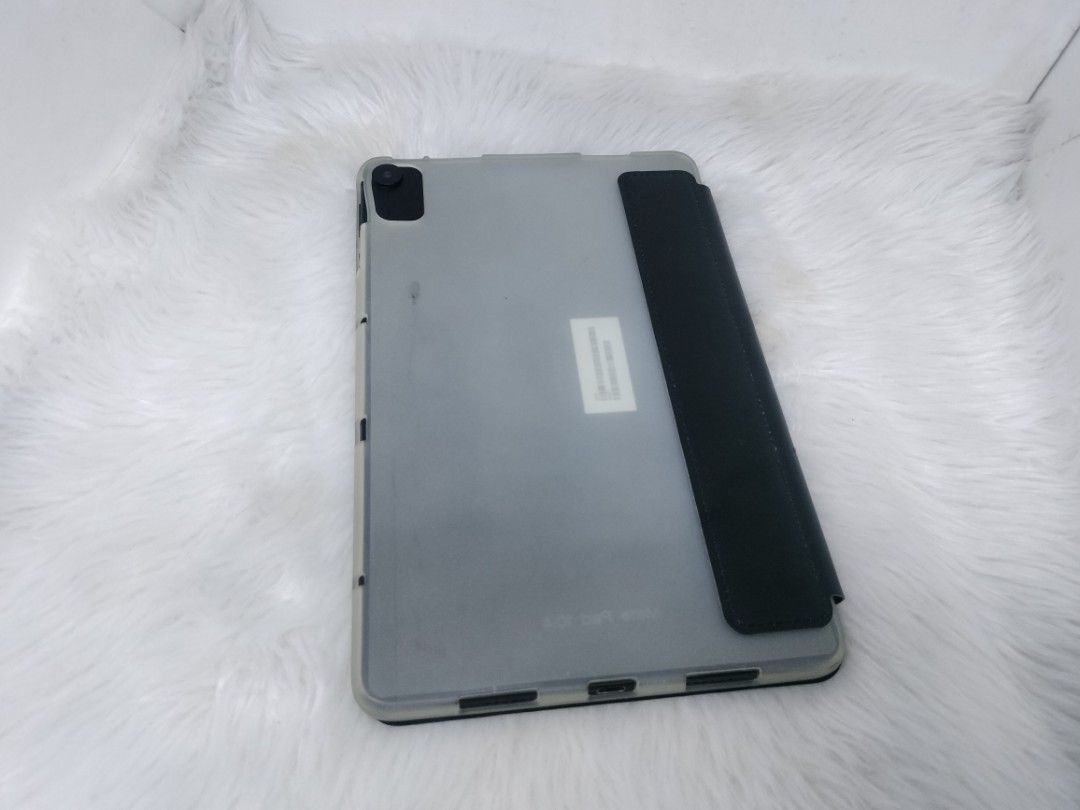 huawei matepad se wifi 4/64 (Category: Android) located in Manila. Submitted by ultimogizmos (Listing ID 1368158579, Image 3). Description: Huawei MatePad SE tablet Size. Height. 246.94 mm. Width. ... Display. Size: 10.4 inches* Screen-to-body Ratio: ... Processor. Qualcomm® Snapdragon™ 680. CPU: ... Operating System. HarmonyOS 3. Memory. RAM :4GB ROM: 64 GB* ... Camera. Rear camera: 5 MP (f/2.2 aperture, AF) ... Battery. 5100 mAh (typ.) *Typical