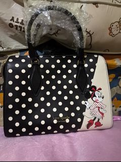 (Category: ) located in . Submitted by uptrendglam (Listing ID 1368169686, Image 1). Description: .