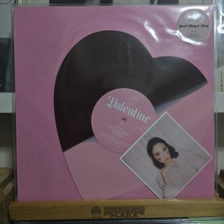 Laufey-Valentine (Heart shape) pink & chocolate vinyl