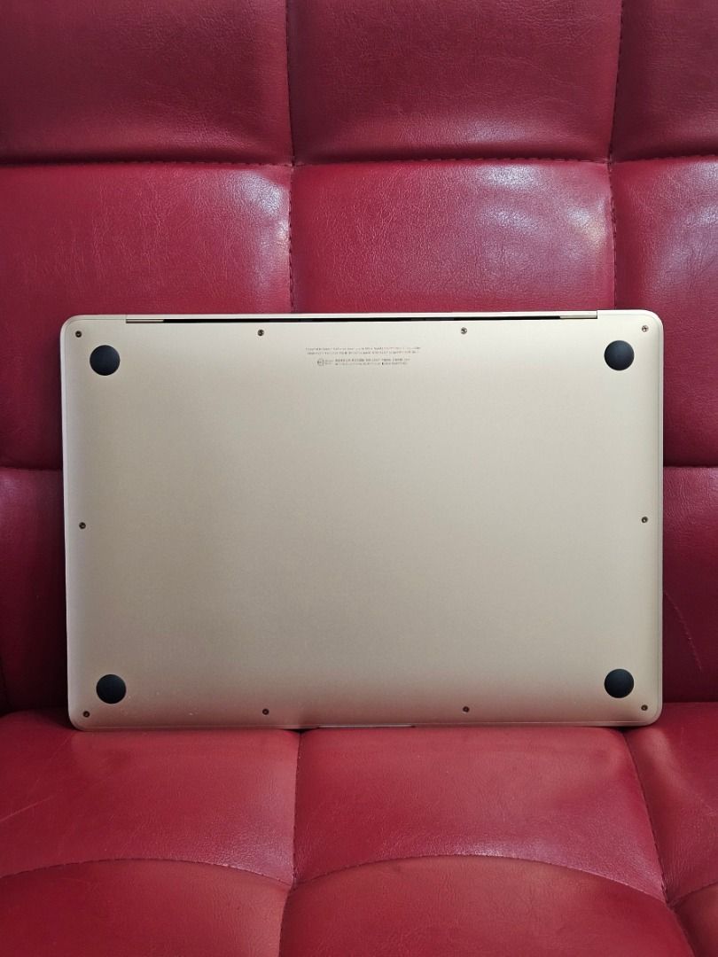 由 elba_digital (刊登 ID 1368142556，圖片 3) 提交，位於 高雄市 (Kaohsiung) 的 【艾爾巴二手】MacBook Air 2021 M1/8G/256G 13.3吋 金色 #二手筆電#桃園店 CQ6LC (類別：桌上電腦或筆記型電腦)，說明：MacBook Air 2021 M1/8G/256G 13.3吋 金色 按鍵功能正常，外觀正常使用痕跡。鍵盤有磨損，筆電上蓋變形(如圖黃框處，皆不影響使用及翻合)，螢幕有約五顆細小的壞點，底下輕微偏藍(需在全白畫面下以肉眼看較清楚)。其餘外觀如圖所示。 **二手商品外觀皆有使用痕跡，確認外觀不介意再購買** 有含配件~原廠充電頭、原廠充電線、無原廠筆電盒裝。 S/N後五碼: ******CQ6LC 規格如圖片所示 螢幕尺寸: 13.3吋 電池健康度/充電循環次數: 86%/ 422次 記憶體(RAM): 8GB 儲存空間(ROM): 256GB SSD 作業系統: macOS Sonoma 14.1.1 生