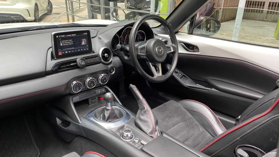 Mazda MX5 RS Manual62864837833347114