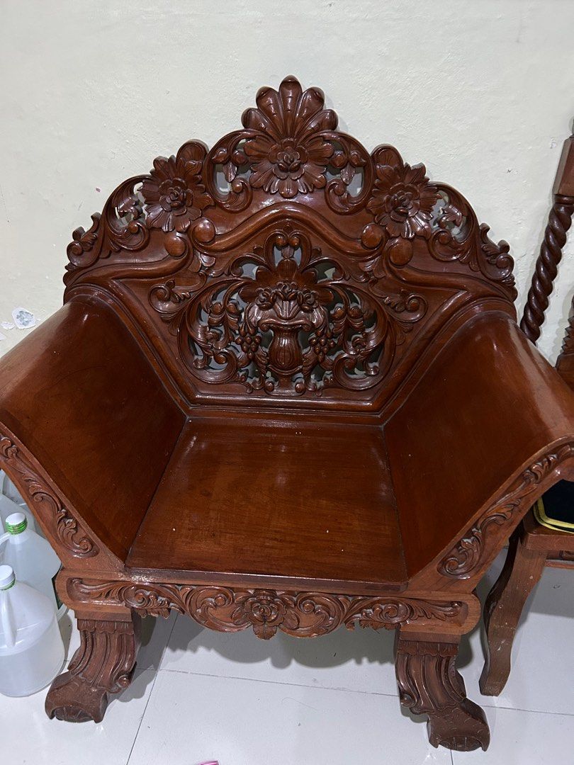Narra complete Sala Set (Category: Tables & Sets) located in Makati City. Submitted by jnnmdzpe (Listing ID 1368056270, Image 3). Description: Legit Narra Complete Sala Set 1 side table without glass 1 center table with glass RFS: Moving Out Location: Sampaloc Manila.