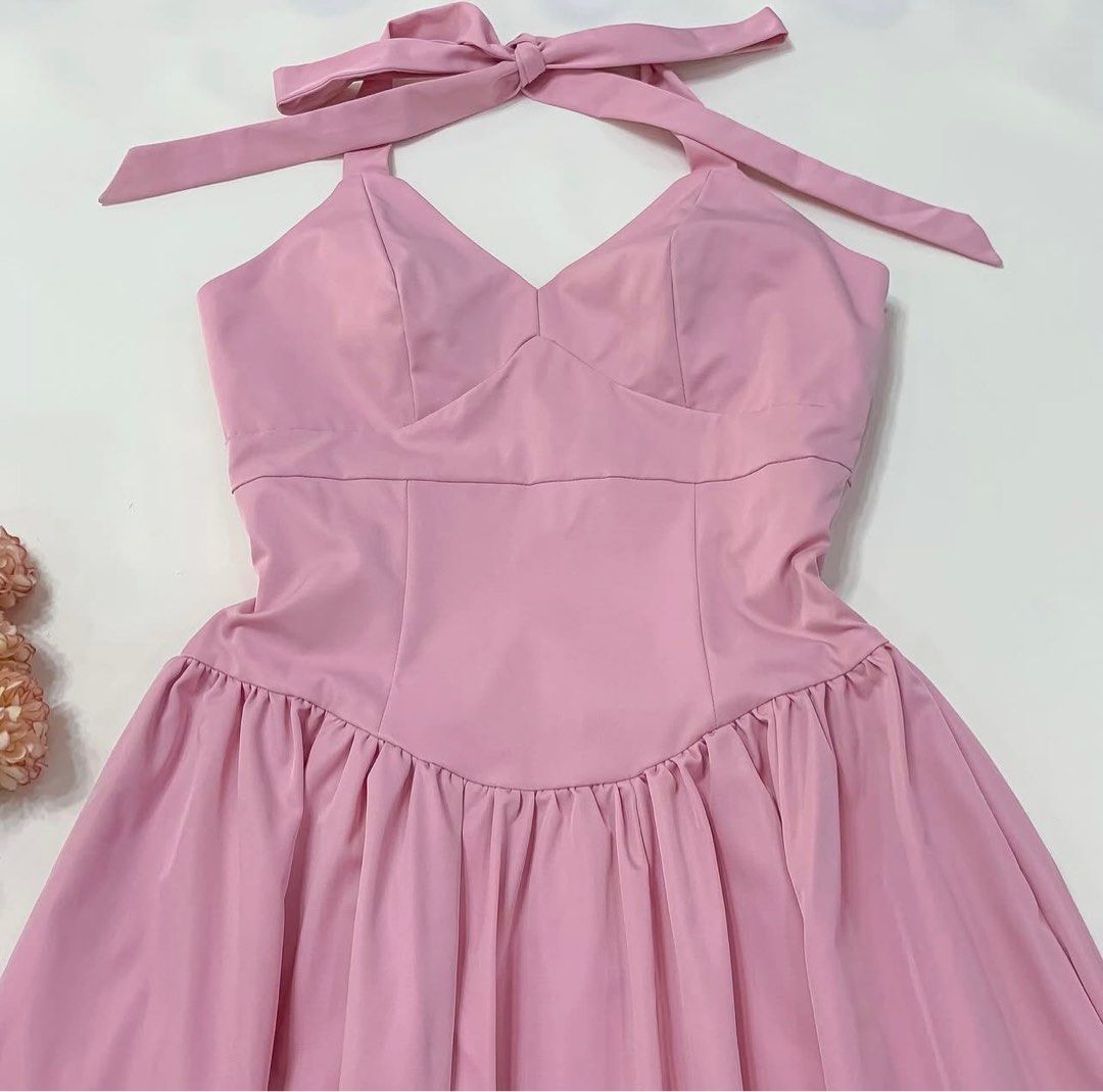 Pink Flare Midi Dress (Category: Evening dresses & gowns) located in Angeles City. Submitted by jmsc3099 (Listing ID 1368066250, Image 2). Description: hi! brand new with tag. bought it in jewelsclosetph on ig. unfortunately, it does not fit sa chest area so hindi ko man sya nasuot, ang pretty pa naman :(((( Large-XL - 30-32 inches waist.