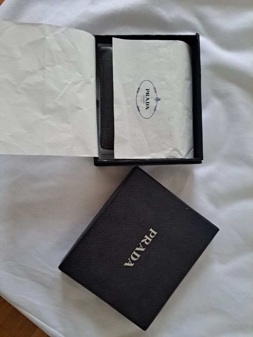 Prada Saffiano Wallet (Category: Luxury Bags & Wallets) located in Caloocan City. Submitted by fifthfloorfinds (Listing ID 1368105398, Image 2). Description: .
