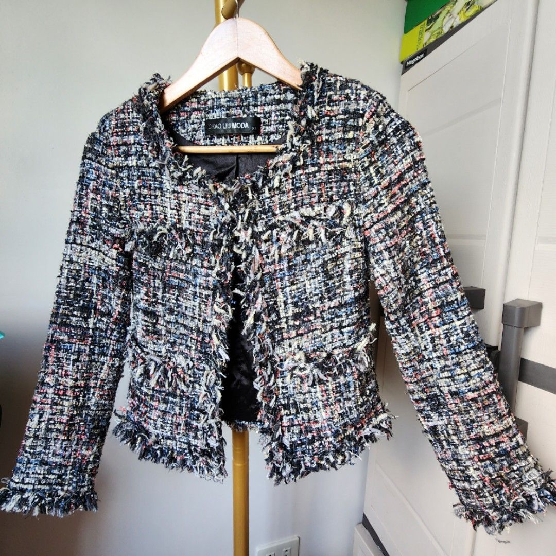 Preloved Tweed Blazer XS to S (Category: Coats, Jackets and Outerwear) located in San Mateo. Submitted by rizalynjoyce (Listing ID 1368102938, Image 2). Description: Preloved Tweed Blazer XS to S shoulder: 15 inches size on tag: xs with full inner lining, hindi makati pag suot used once. rfs: decluttering shipping: c/o buyer, via lalamove or shapi mop: gcash location: san mateo rizal.