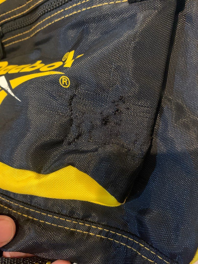 REEBOK BACKPACK (Category: Backpacks) located in Bayambang. Submitted by mmsainnt (Listing ID 1368151509, Image 3). Description: issue: stitching sa front part mop: gcash sf - buyer.